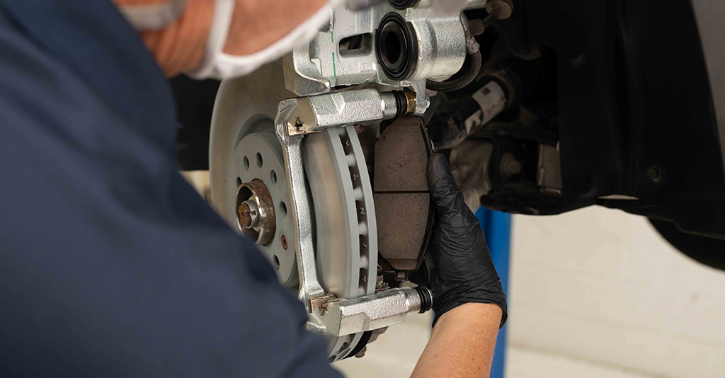 Ceramic vs Semi Metallic Brake Pads